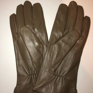 BN Calvin Klein tan sheepskin leather gloves